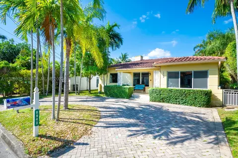 8942 Hawthorne Ave, Surfside, FL 33154 photo 1