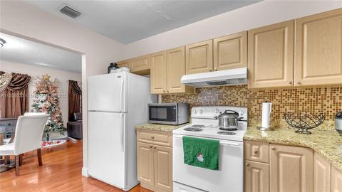 4266 E 8th Ln, Hialeah, FL 33013 photo 12