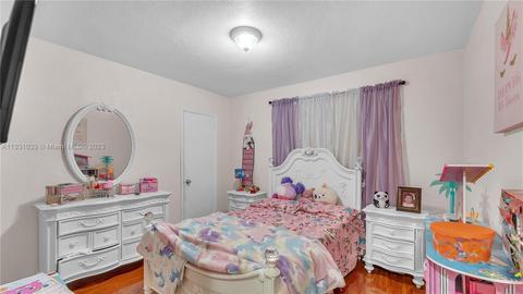 4266 E 8th Ln, Hialeah, FL 33013 photo 11