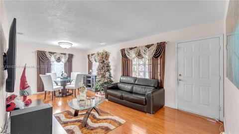 4266 E 8th Ln, Hialeah, FL 33013 photo 6