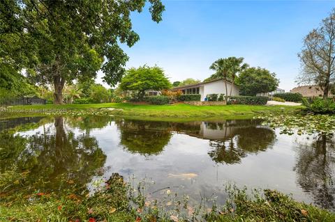 12921 SW 52nd St, Southwest Ranches, FL 33330