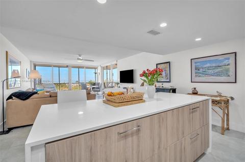 150 Ocean Lane Dr #9D, Key Biscayne, FL 33149