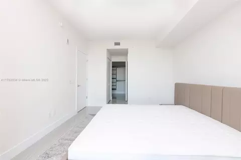 2960 NE 207th St #916, Aventura, FL 33180