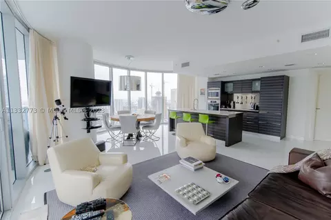 200 Biscayne Boulevard Way #3702, Miami, FL 33131
