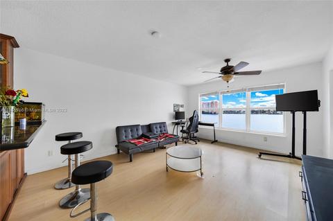 1150 NE 191st St #48C, Miami, FL 33179