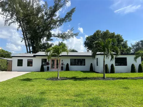 3251 SE 8th St, Pompano Beach, FL 33062