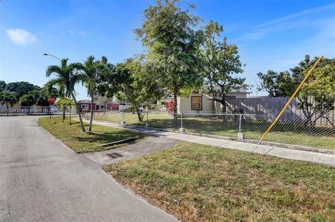 681 E 12th Pl, Hialeah, FL 33010 photo 4