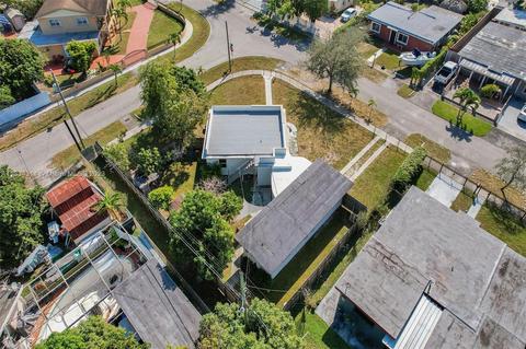 681 E 12th Pl, Hialeah, FL 33010 photo 57
