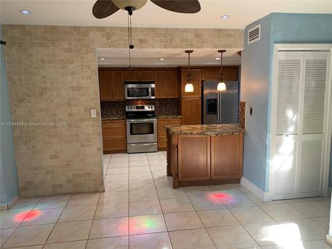 8150 W 8th Ct, Hialeah, FL 33014 photo 12