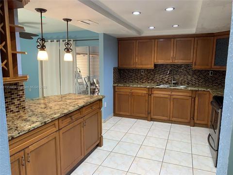 8150 W 8th Ct, Hialeah, FL 33014 photo 9
