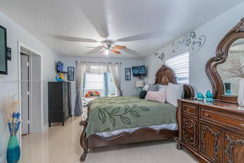 781 E 46th St, Hialeah, FL 33013 photo 12