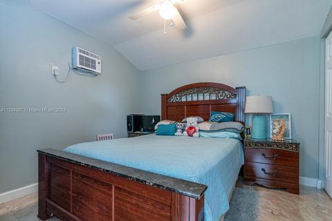 781 E 46th St, Hialeah, FL 33013 photo 32
