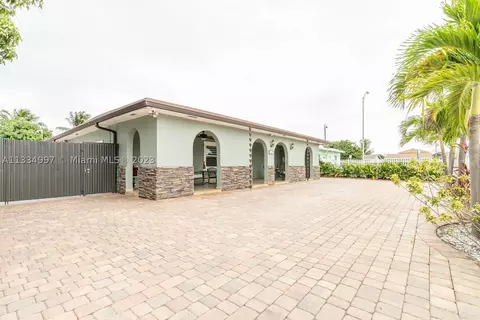 781 E 46th St, Hialeah, FL 33013 photo 1