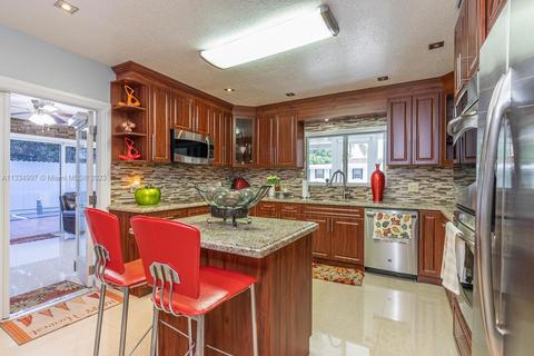 781 E 46th St, Hialeah, FL 33013 photo 7