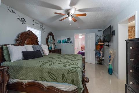 781 E 46th St, Hialeah, FL 33013 photo 11