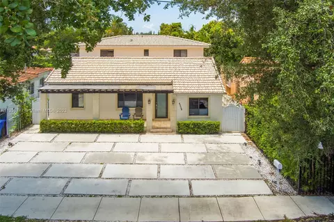 4538 SW 1st St, Miami, FL 33134