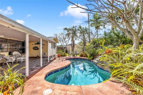 5690 W 9th Ct, Hialeah, FL 33012 photo 2