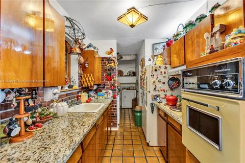 5690 W 9th Ct, Hialeah, FL 33012 photo 10