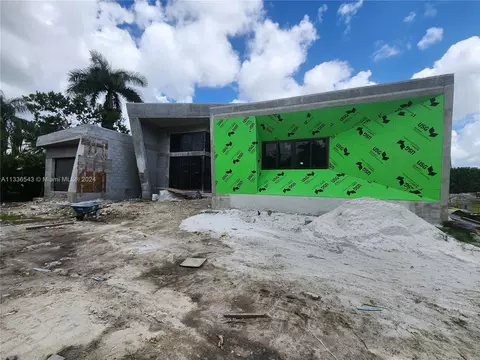 55 NW 158 St, Miami, FL 33169