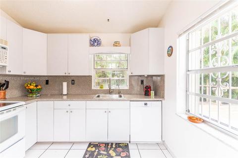 6060 NW 199th St, Hialeah, FL 33015 photo 3