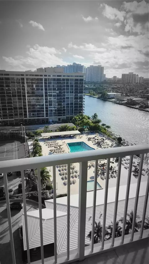 1965 S Ocean Dr #14M, Hallandale Beach, FL 33009
