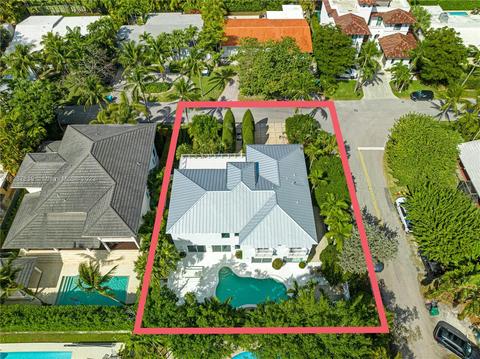 View/Area - 345 Harbor Ct, Key Biscayne, FL 33149 photo 2 of 11