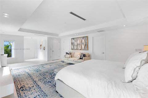 Bedroom - 345 Harbor Ct, Key Biscayne, FL 33149 photo 7 of 9