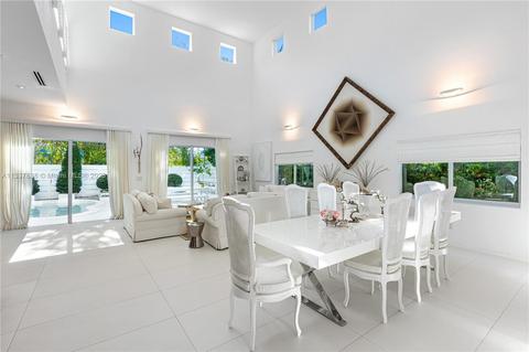 Dining - 345 Harbor Ct, Key Biscayne, FL 33149 photo 1 of 1