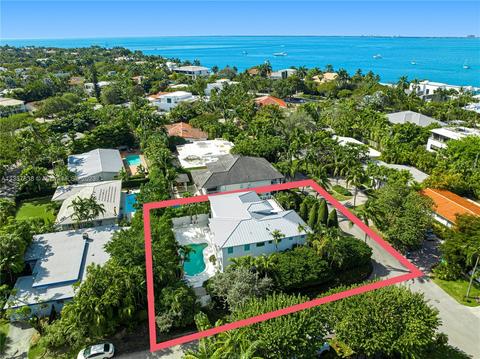 View/Area - 345 Harbor Ct, Key Biscayne, FL 33149 photo 8 of 11