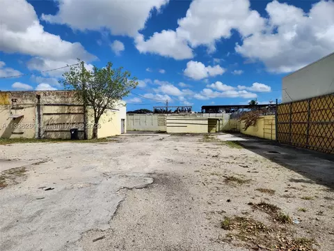 3676 NW 47th St, Miami, FL 33142