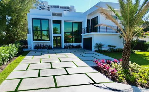 2210 NE 120th St, North Miami, FL 33181