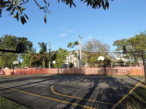 6440 W 24th Ct, Hialeah, FL 33016 photo 3