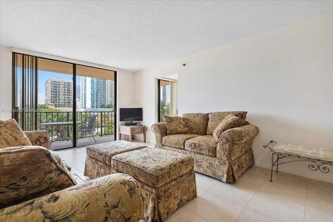 210 174th St #416, Sunny Isles Beach, FL 33160