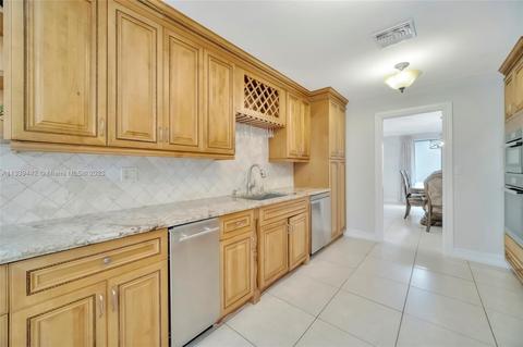 8525 Menteith Ter, Miami Lakes, FL 33016 photo 15