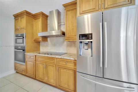 8525 Menteith Ter, Miami Lakes, FL 33016 photo 16