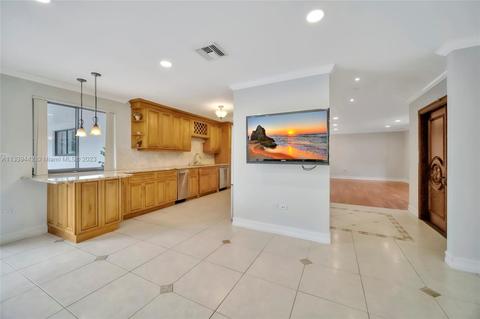 8525 Menteith Ter, Miami Lakes, FL 33016 photo 4