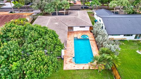 8525 Menteith Ter, Miami Lakes, FL 33016 photo 3