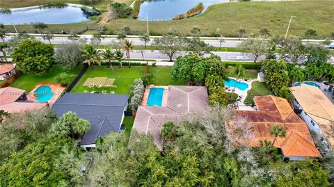 8525 Menteith Ter, Miami Lakes, FL 33016 photo 43