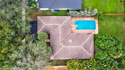 8525 Menteith Ter, Miami Lakes, FL 33016 photo 40