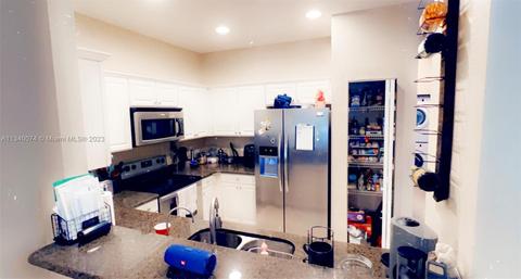 1570 SE Sheffield Ter #101, Stuart, FL 34994 photo 6