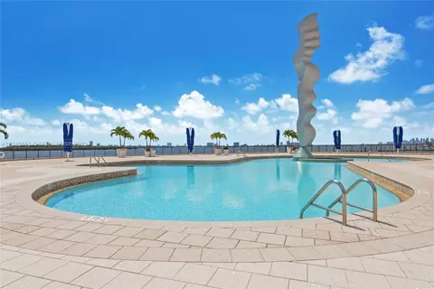 1800 NE 114th St #601, Miami, FL 33181