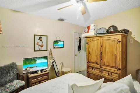 214 E 62nd St, Hialeah, FL 33013 photo 24