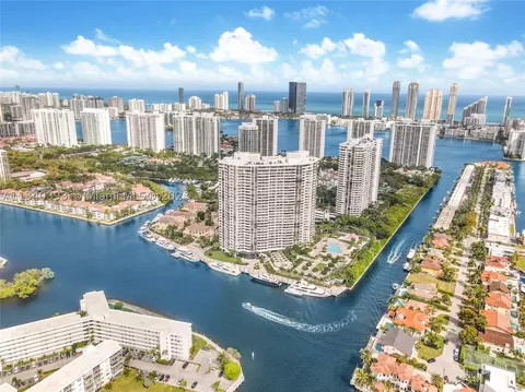 1000 W Island Blvd #1212, Aventura, FL 33160
