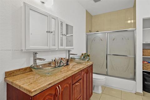 6460 E 3rd Ave, Hialeah, FL 33013 photo 34