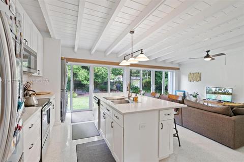 453 NE 89th St, El Portal, FL 33138 photo 12