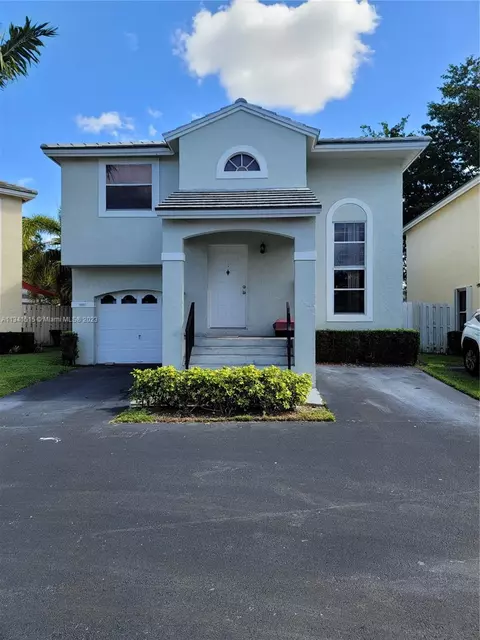 9882 NW 2nd St, Plantation, FL 33324
