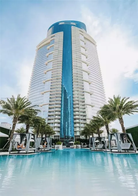 851 NE 1st Ave #804, Miami, FL 33132