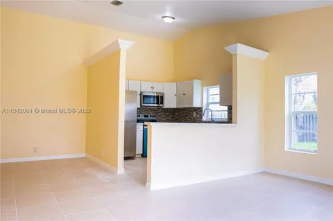 10559 La Placida Dr N, Coral Springs, FL 33065