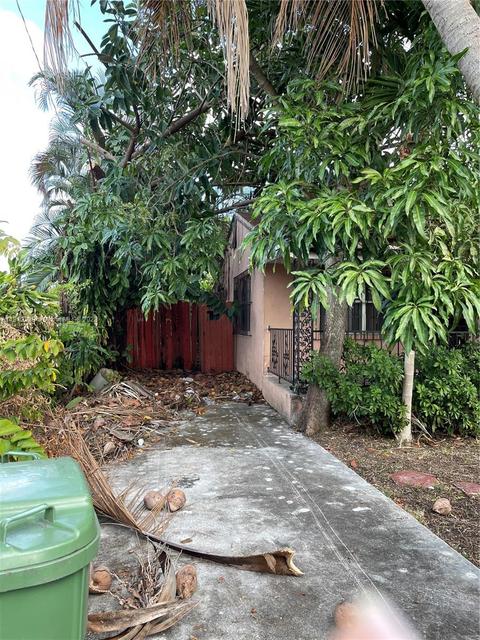 667 E 19th St, Hialeah, FL 33013 photo 3
