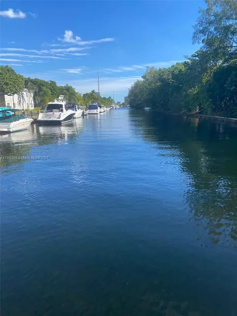 6419 Bay Clb #1, Fort Lauderdale, FL 33308